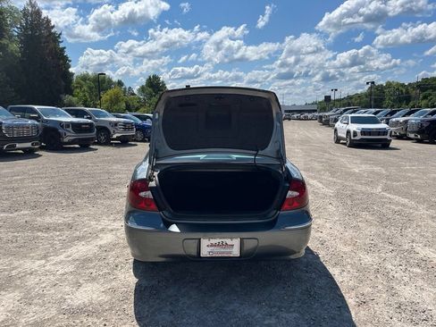 Used 2005 Buick LaCrosse CXL w/ Chrome Appearance Package FWD image 9