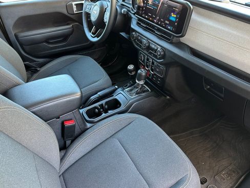 Used 2025 Jeep Wrangler Unlimited Sport S 4xe AWD/4WD image 16