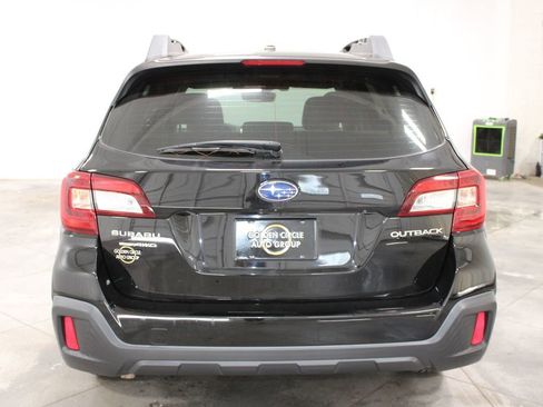 Used 2019 Subaru Outback 2.5i AWD/4WD image 8