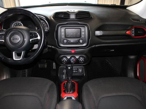 Used 2017 Jeep Renegade Trailhawk image 13