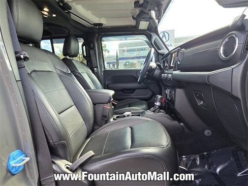 Used 2022 Jeep Wrangler Unlimited Sahara image 18