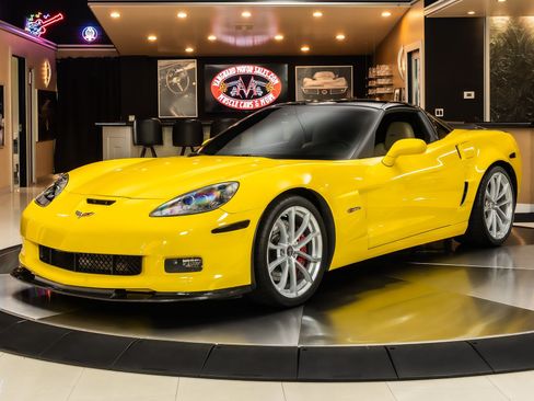 Used 2013 Chevrolet Corvette Z06 w/ 2LZ Preferred Equipment Group RWD image 1
