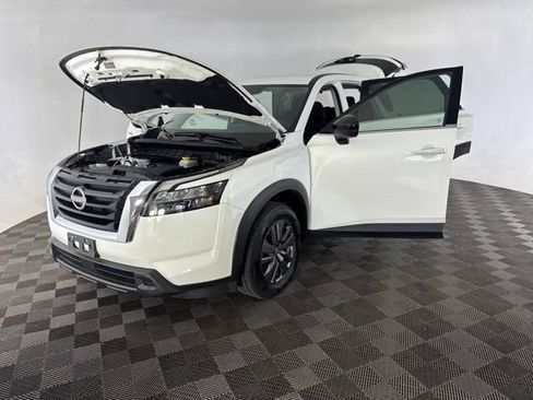 Certified 2025 Nissan Pathfinder S AWD/4WD image 10