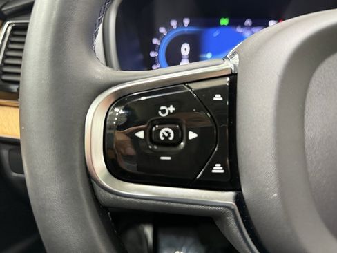 Used 2023 Volvo XC90 B6 Plus image 25