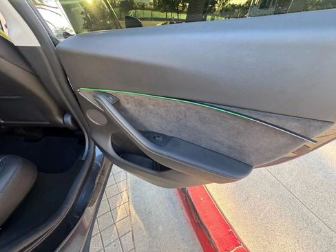 Used 2024 Tesla Model Y Long Range RWD image 34