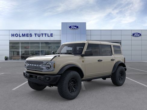 New 2026 Ford Bronco Badlands w/ Sasquatch Package AWD/4WD image 1