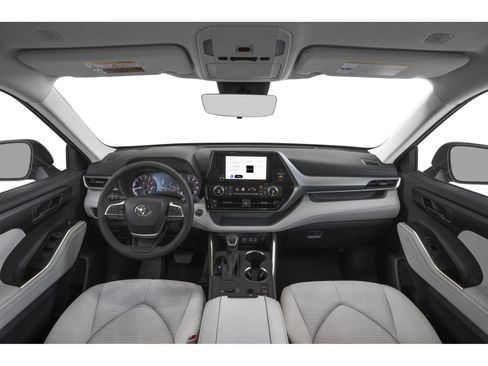 Used 2025 Toyota Highlander LE FWD image 7
