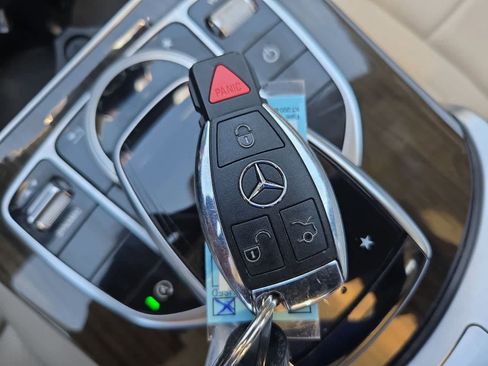 Used 2018 Mercedes-Benz C 300 Sedan image 35