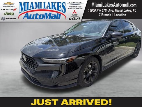 Used 2025 Honda Accord SE image 1