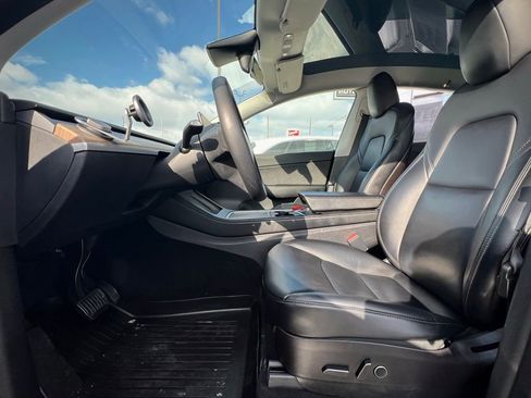 Used 2021 Tesla Model Y Long Range image 15