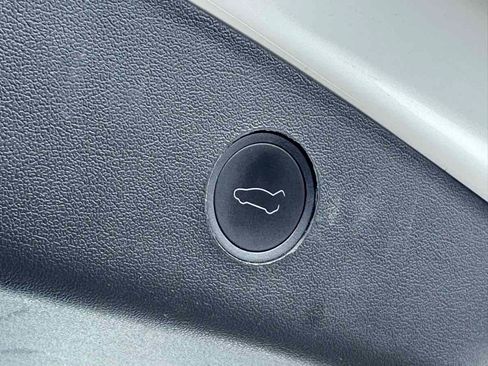 Used 2023 Tesla Model 3 Standard Range RWD image 12
