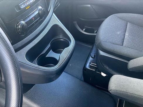 Used 2022 Mercedes-Benz Metris image 21