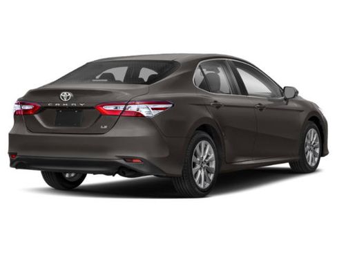 Used 2018 Toyota Camry XLE w/ Audio Package FWD image 2