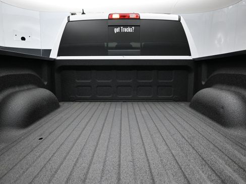 Used 2018 RAM 1500 Laramie RWD image 7