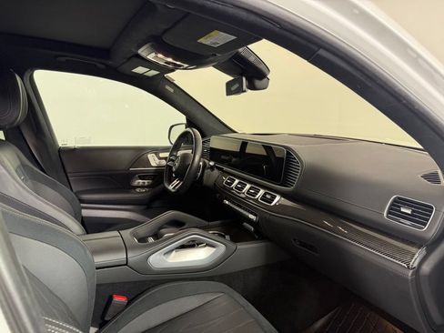 Used 2025 Mercedes-Benz GLS 63 AMG 4MATIC image 15