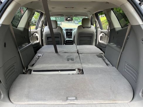 Used 2011 Chevrolet Traverse LT w/ LPO, 'HIT The Road' Package FWD image 44