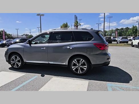 Used 2020 Nissan Pathfinder Platinum image 28