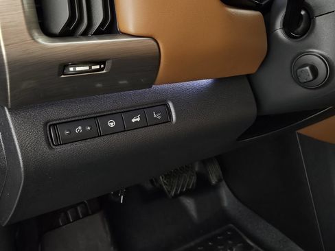 Used 2023 Nissan Pathfinder Platinum AWD/4WD image 21