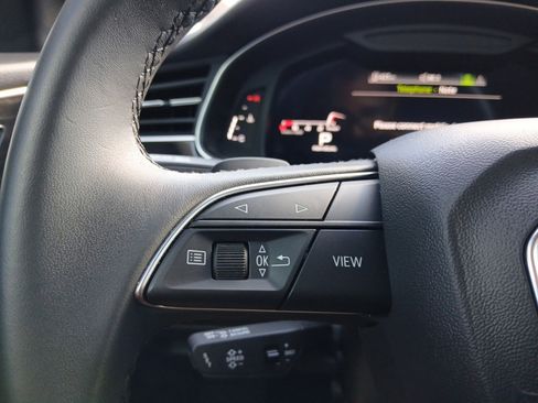 Used 2022 Audi Q8 Premium Plus w/ Premium Plus Package image 16