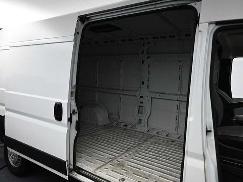 Used 2025 RAM ProMaster 2500 w/ Convenience Group FWD image 36