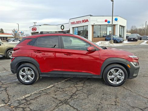 Used 2022 Hyundai Kona SEL w/ Convenience Package image 18