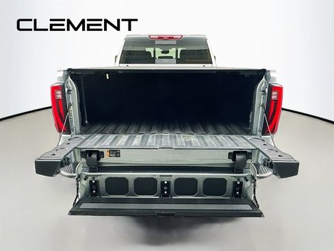 Used 2024 GMC Sierra 2500 Denali w/ Denali Reserve Package AWD/4WD image 11