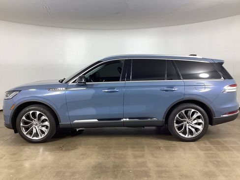 Used 2025 Lincoln Aviator Reserve w/ Illumination Package AWD/4WD image 8