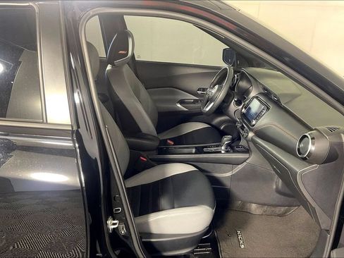 Used 2024 Nissan Kicks SR w/ SR Premium Package FWD image 9