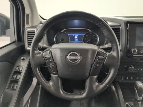 Used 2022 Nissan Frontier SV AWD/4WD image 5