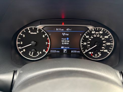 Used 2022 Nissan Altima 2.5 SV w/ SV Premium Package image 18