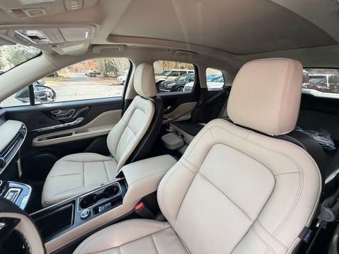 New 2026 Lincoln Corsair Premiere image 13