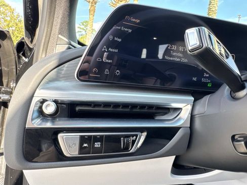 New 2025 Cadillac Lyriq Luxury image 33