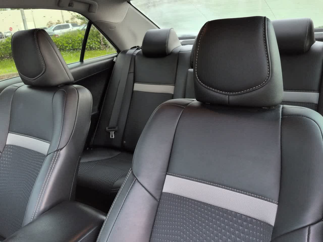 Used 2014 Toyota Camry SE FWD image 8