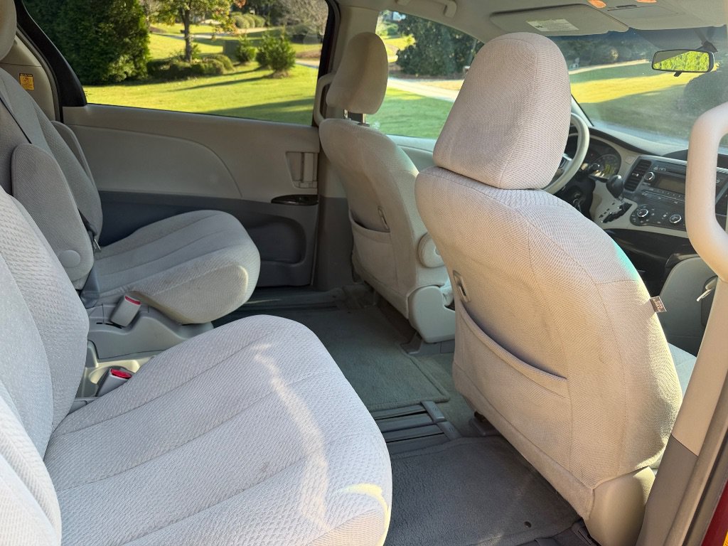 Used 2012 Toyota Sienna LE FWD image 20