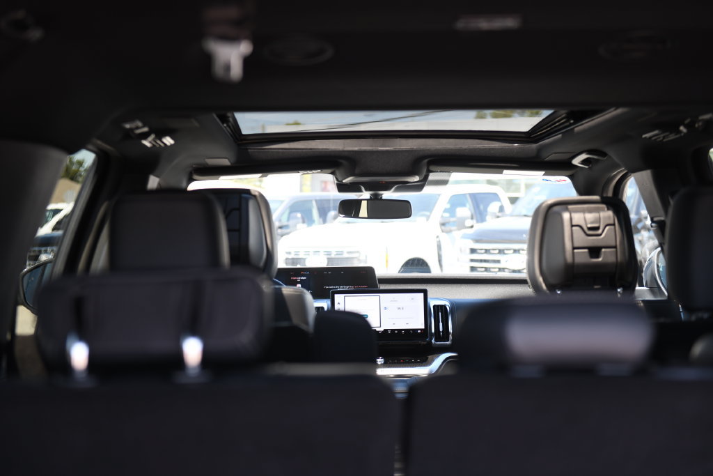 New 2027 Ford Expedition Max Platinum w/ Stealth Appearance Package RWD image 13