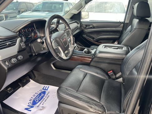Used 2019 GMC Yukon SLT image 17