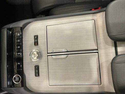 Used 2025 Lincoln Navigator Reserve AWD/4WD image 26
