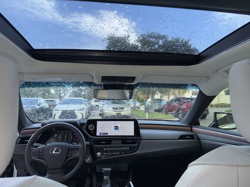 Used 2025 Lexus ES 350 w/ Premium Package FWD image 22