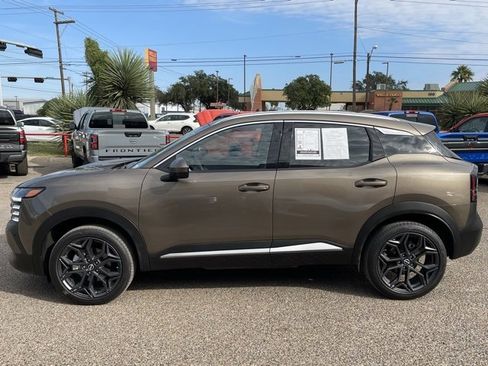 Certified 2025 Nissan Kicks SR image 3