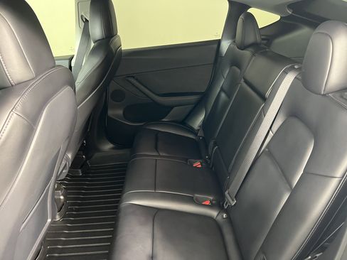 Used 2022 Tesla Model Y Performance AWD/4WD image 19