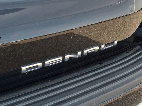 Used 2024 GMC Yukon XL Denali image 30