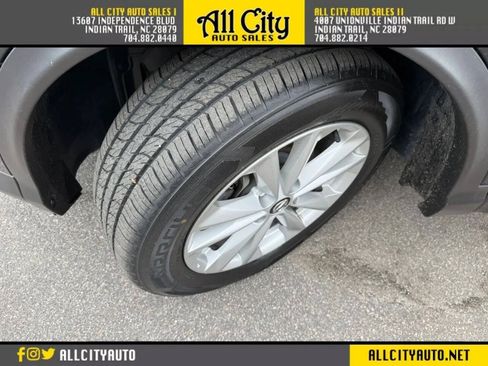 Used 2019 Nissan Rogue Sport SV w/ All-Weather Package AWD/4WD image 40