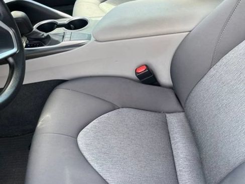 Used 2022 Toyota Camry LE w/ Carpet Mat Package (TMS) FWD image 12