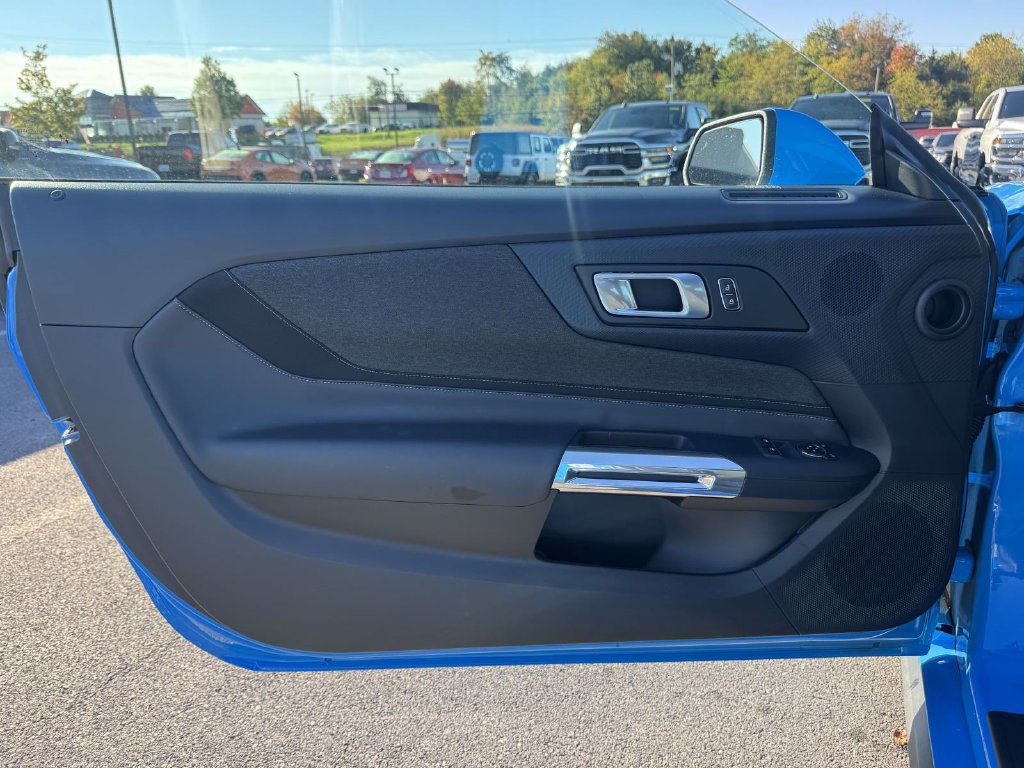 Used 2024 Ford Mustang Coupe RWD image 27