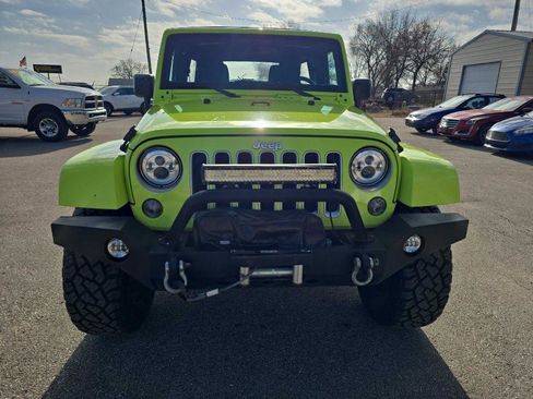 Used 2016 Jeep Wrangler Unlimited Sahara image 2