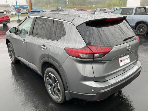 Used 2026 Nissan Rogue SV AWD/4WD image 7