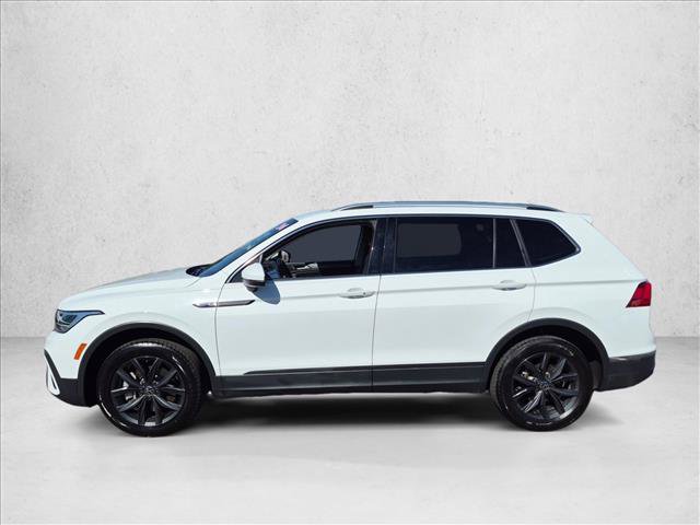 Used 2024 Volkswagen Tiguan SE AWD/4WD image 10