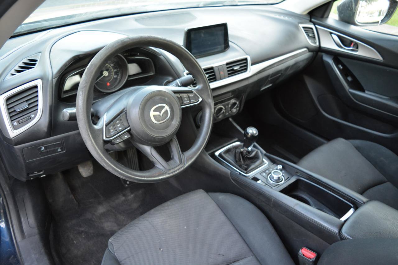 Used 2017 MAZDA MAZDA3 Sport FWD image 11
