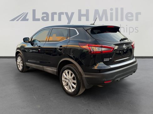 Used 2020 Nissan Rogue Sport S w/ Appearance Package FWD image 3
