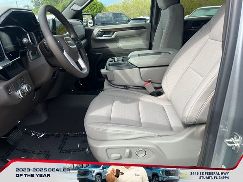 New 2026 GMC Sierra 1500 SLE image 9